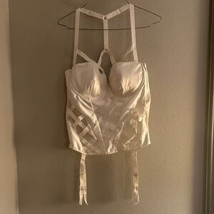 NWOT Adore Me Ivory Bustier w/ Back Hook Closures 🌙 🌙